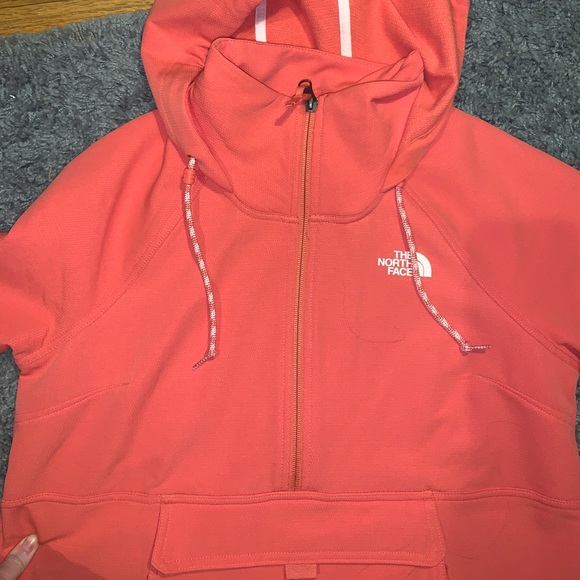 North face rain/wind pullover - Picture 3 of 3